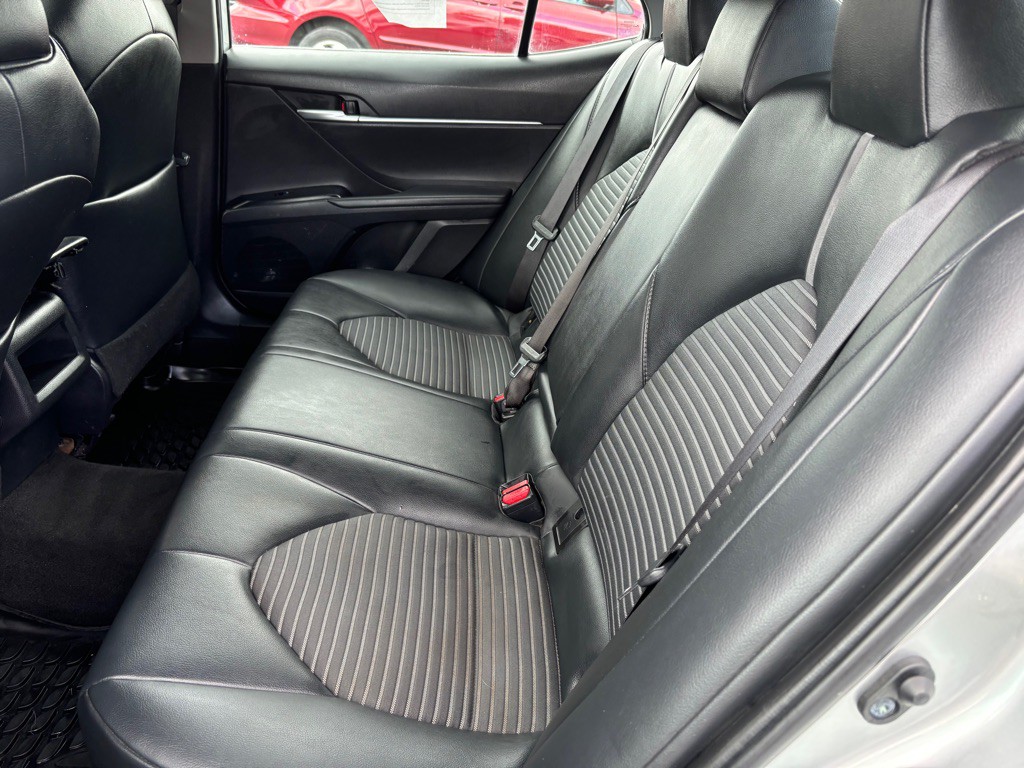 2019 Toyota Camry Image 9