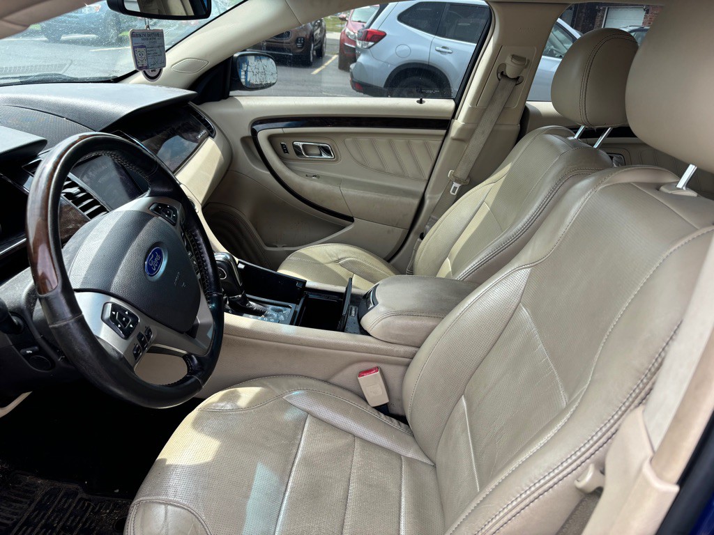 2013 Ford Taurus Image 8