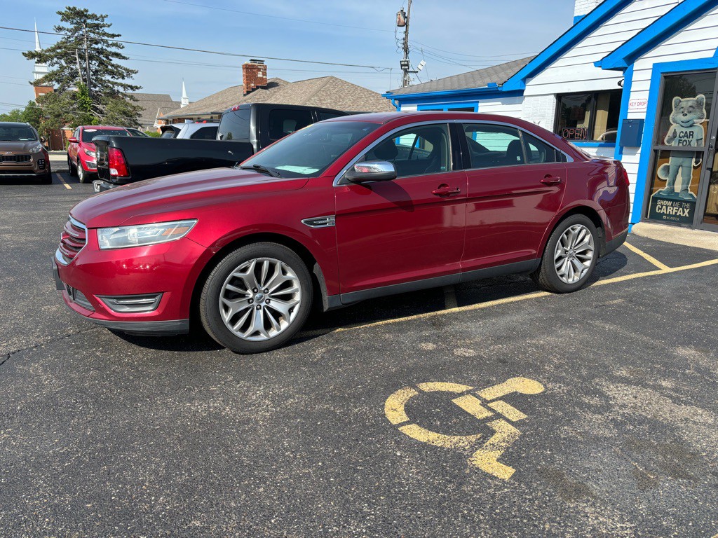 2014 Ford Taurus Image 1