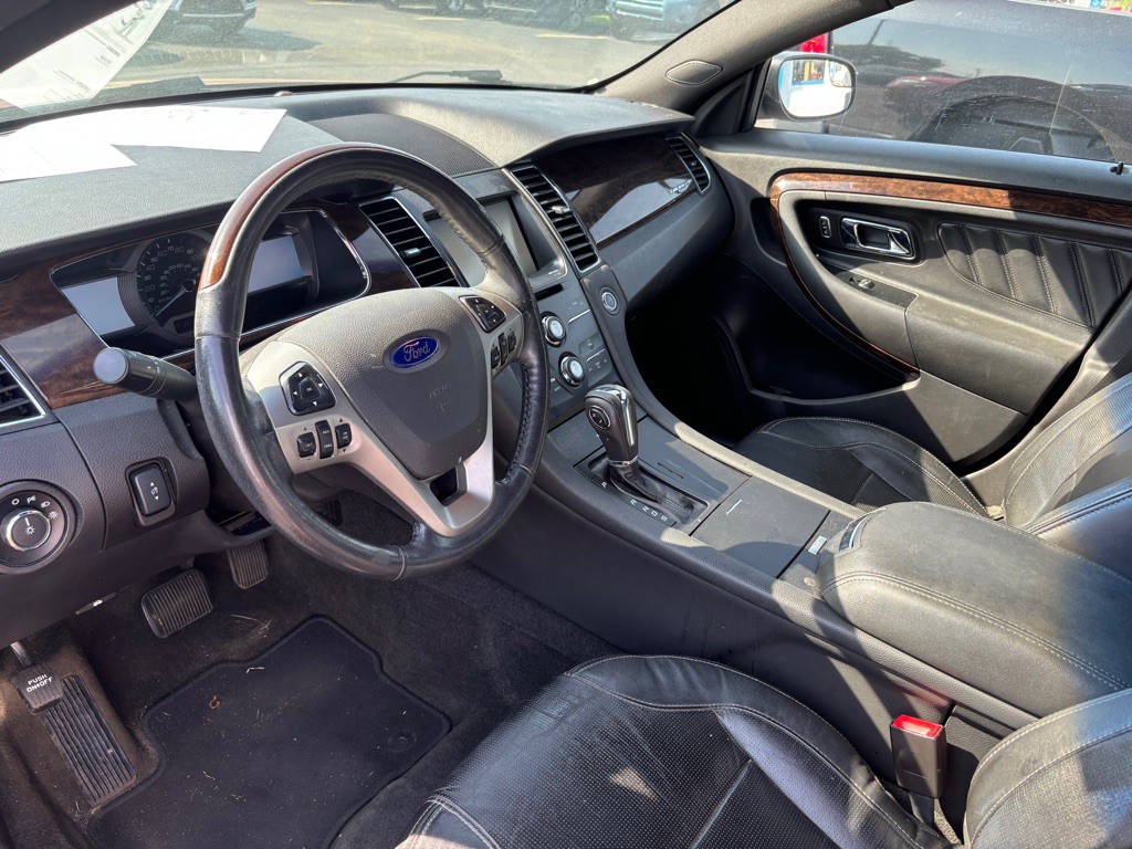 2014 Ford Taurus Image 8
