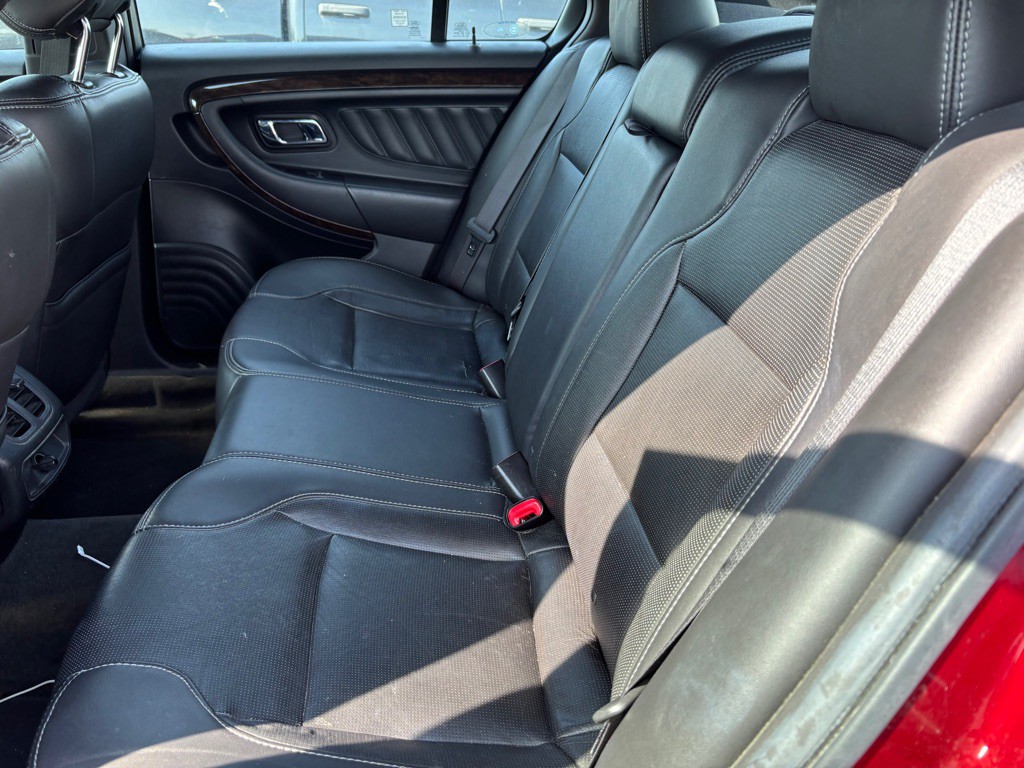 2014 Ford Taurus Image 9