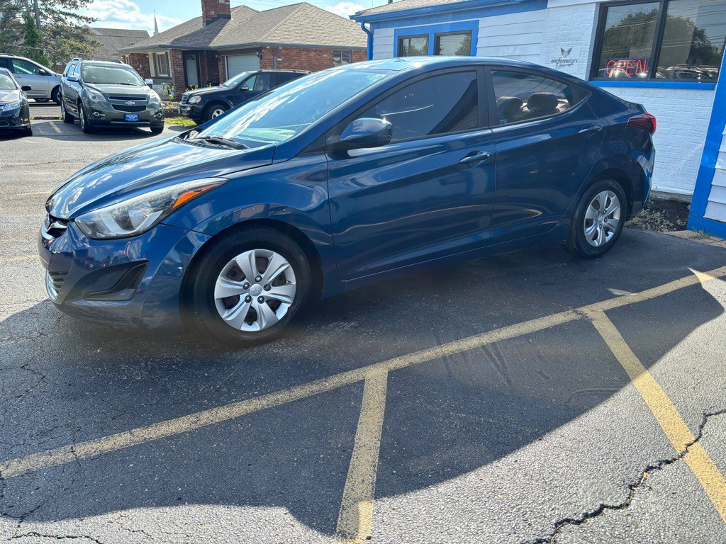 2016 Hyundai Elantra Image 1