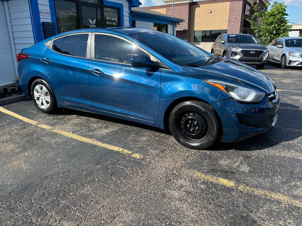 2016 Hyundai Elantra Image 3