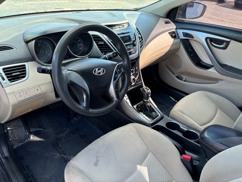 2016 Hyundai Elantra Image 8