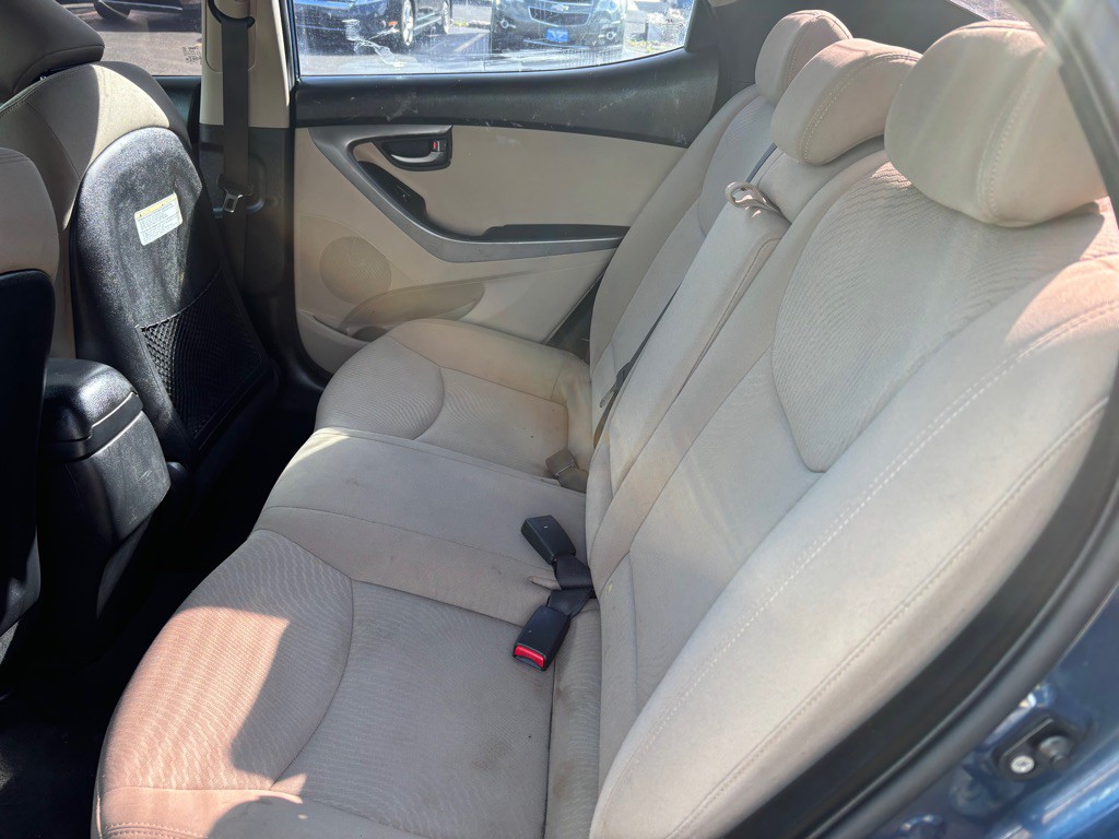 2016 Hyundai Elantra Image 9