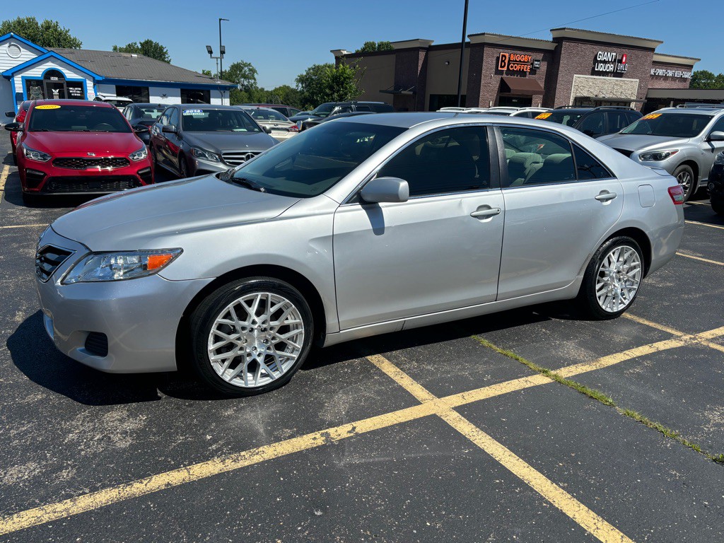 2011 Toyota Camry Image 5