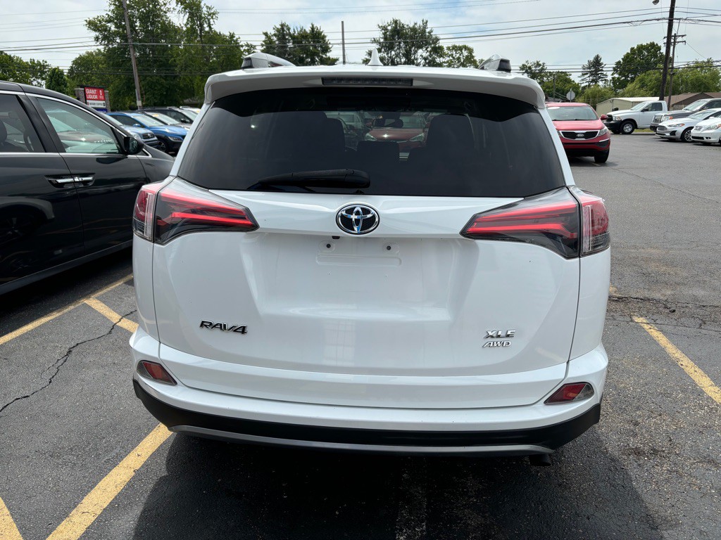 2018 Toyota Rav4 Image 5