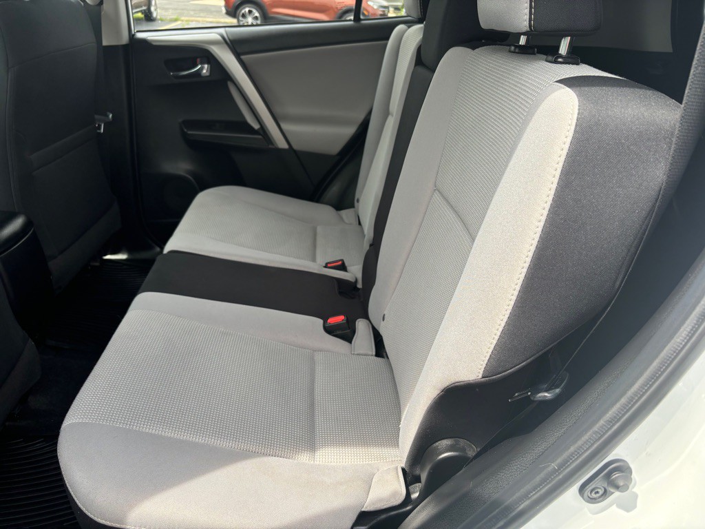 2018 Toyota Rav4 Image 9