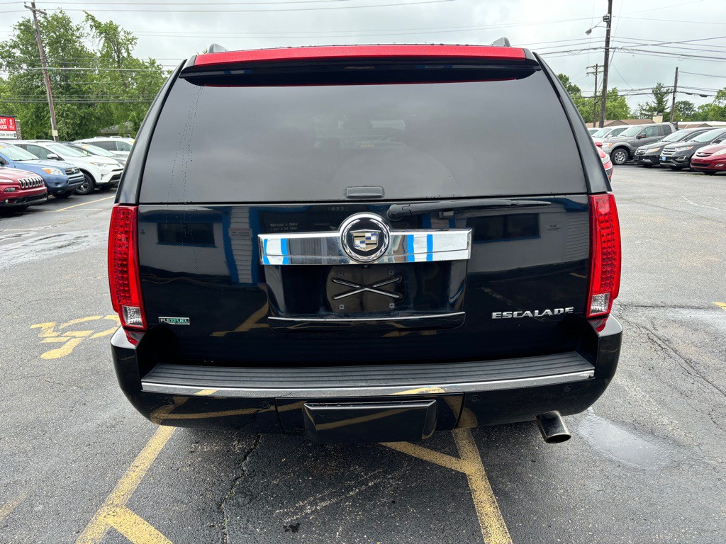 2012 Cadillac Escalade Image 5