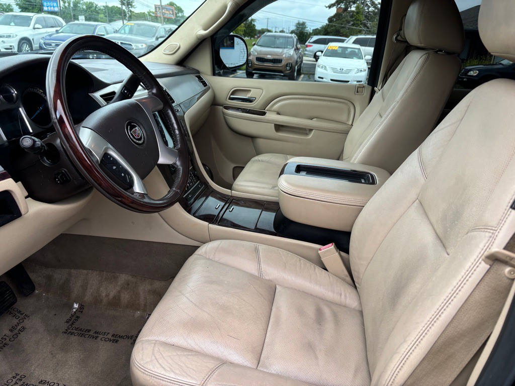 2012 Cadillac Escalade Image 7