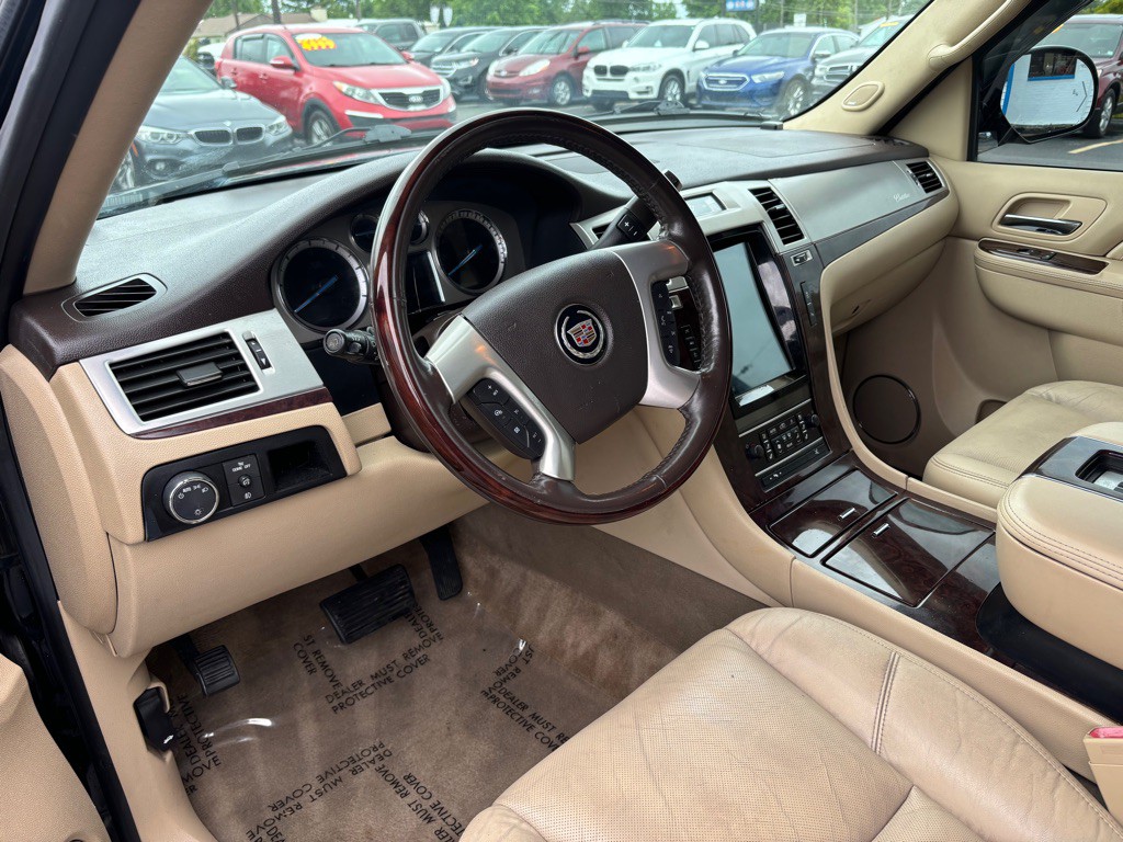 2012 Cadillac Escalade Image 8