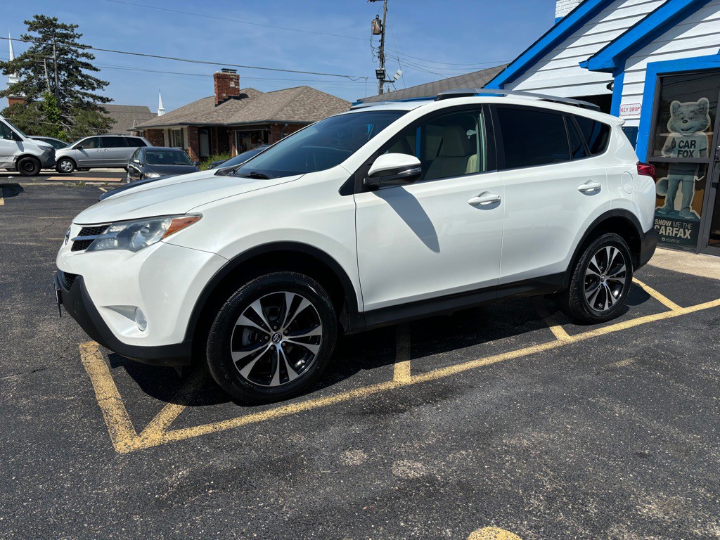 2015 Toyota Rav4 Image 1