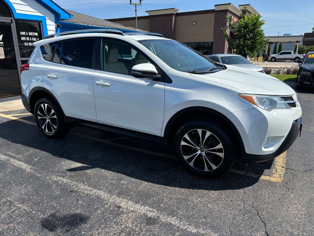 2015 Toyota Rav4 Image 3