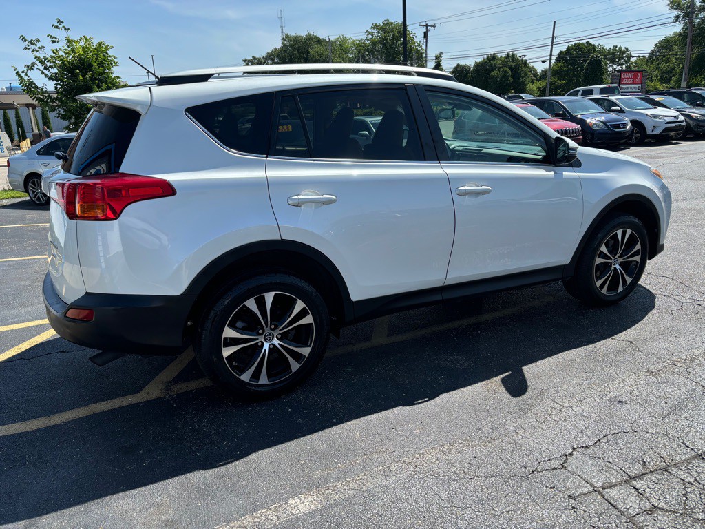 2015 Toyota Rav4 Image 4