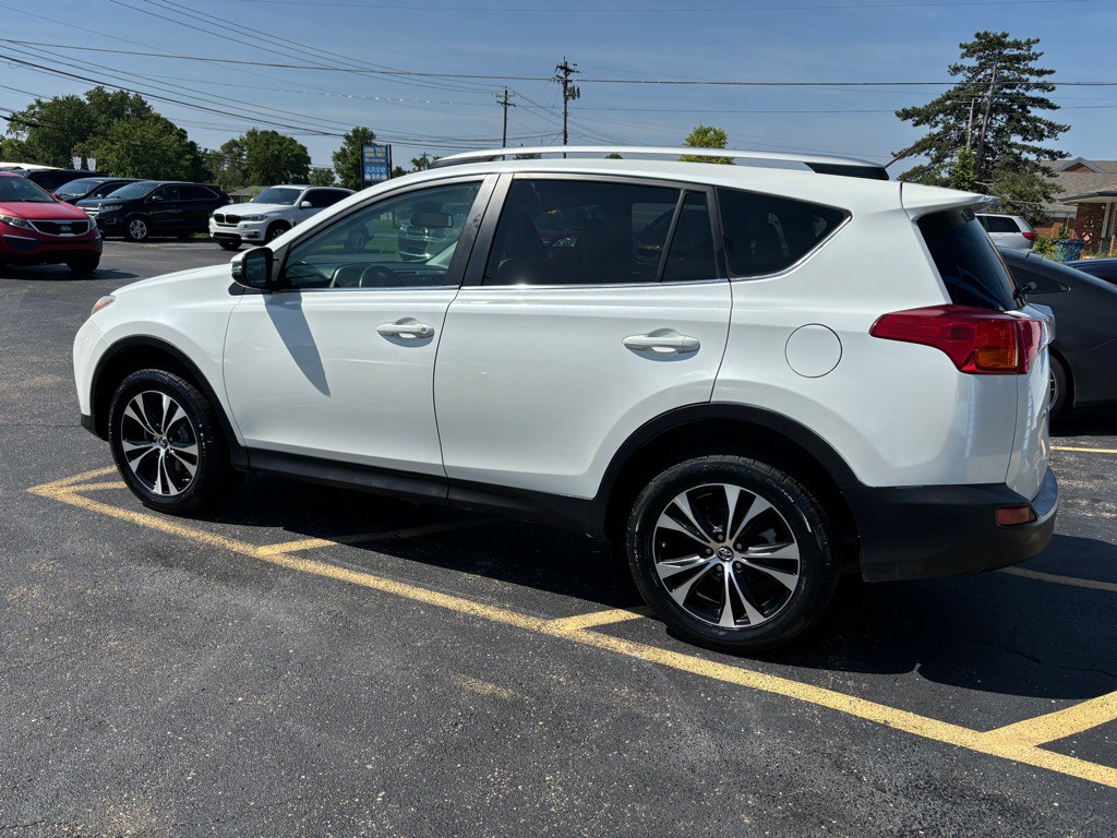 2015 Toyota Rav4 Image 6