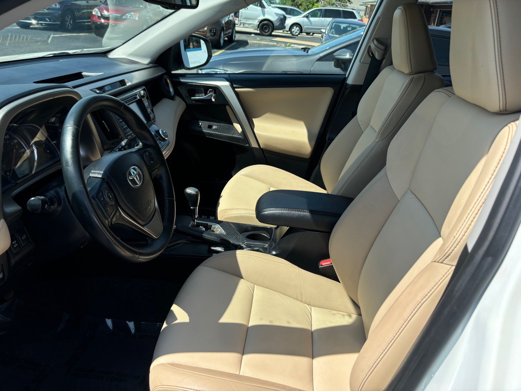 2015 Toyota Rav4 Image 7