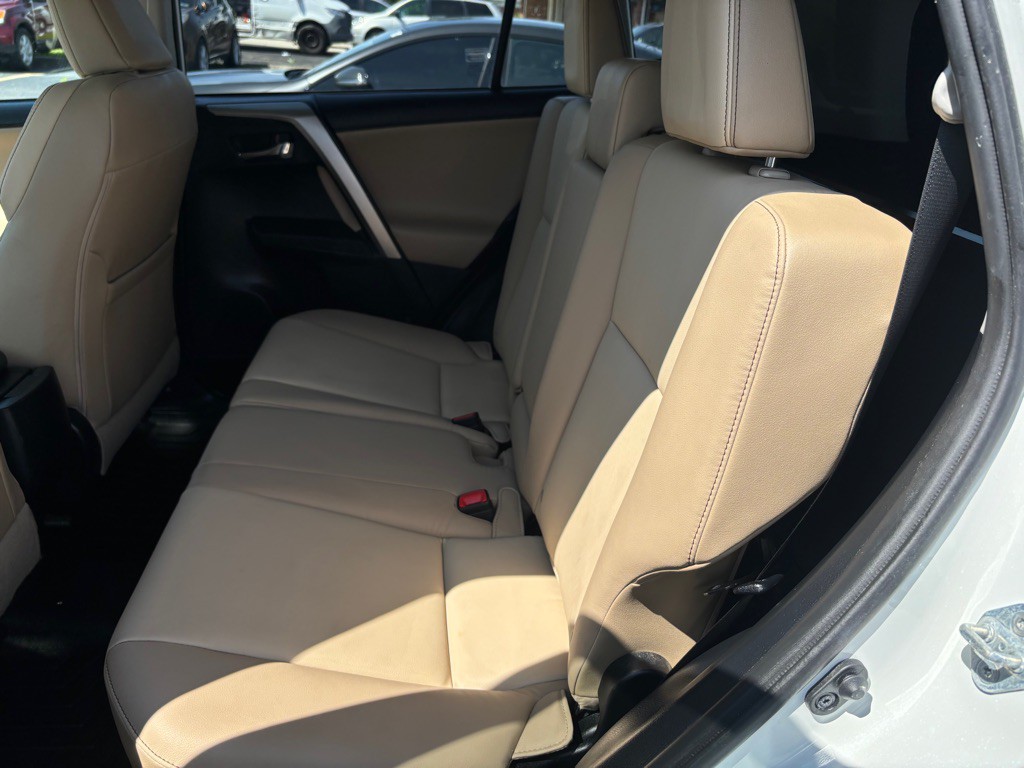 2015 Toyota Rav4 Image 9