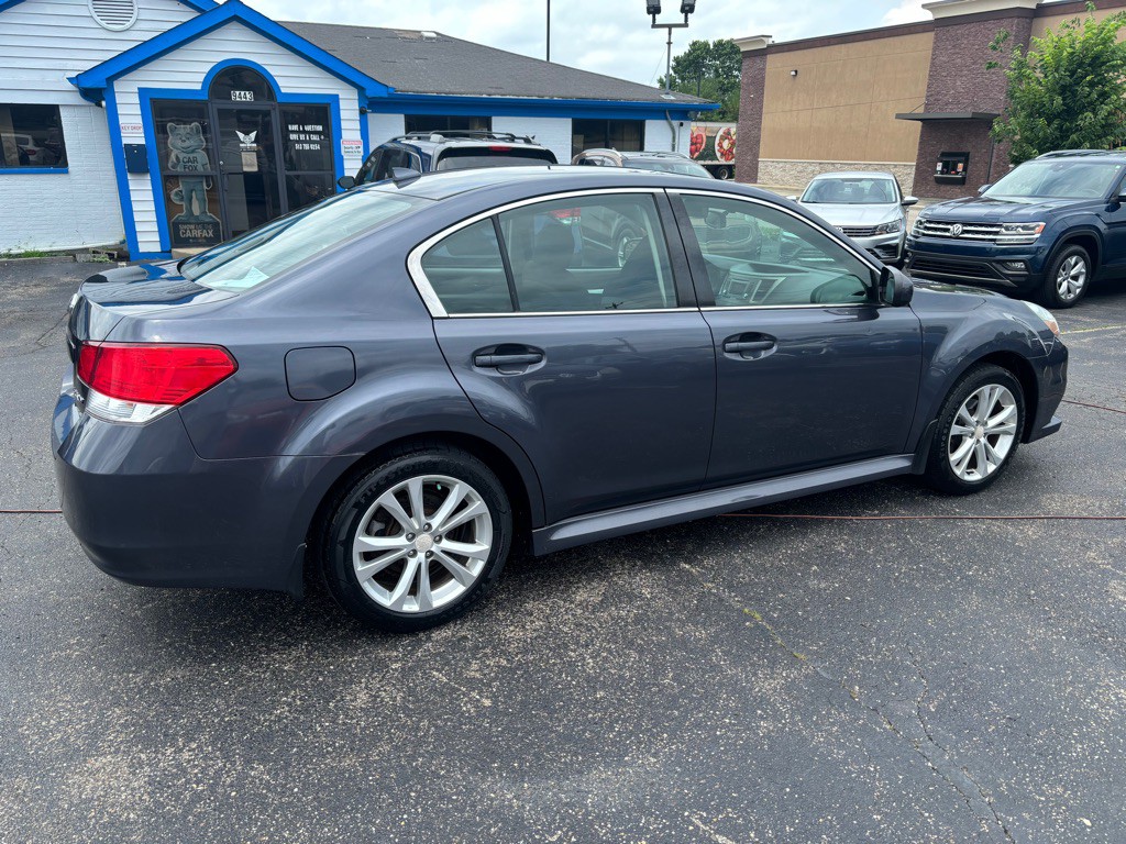 2014 Subaru Legacy Image 4
