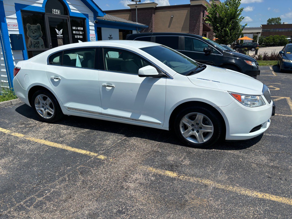 2010 Buick Lacrosse Image 3