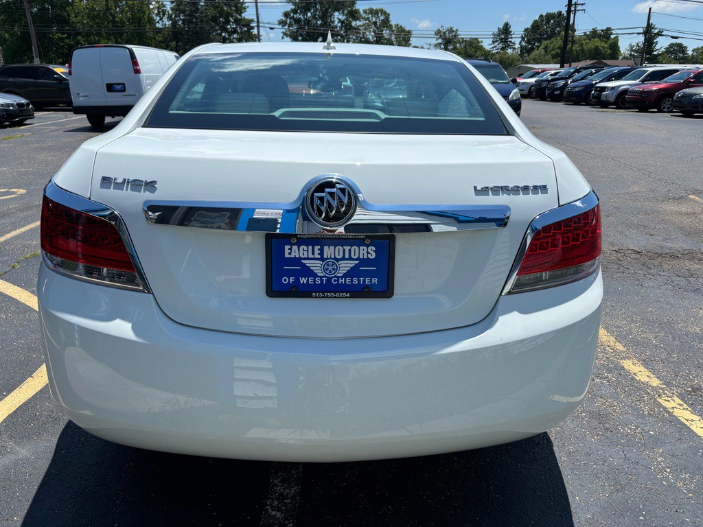 2010 Buick Lacrosse Image 5