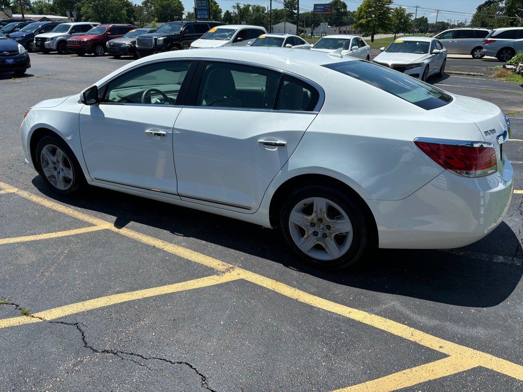 2010 Buick Lacrosse Image 6