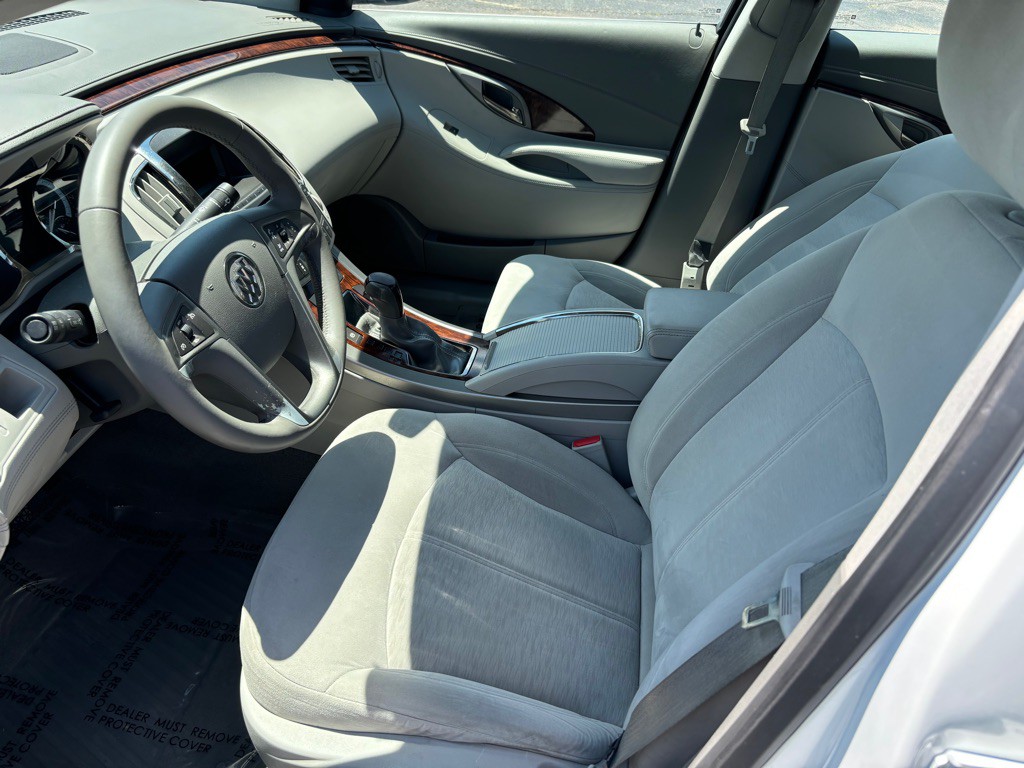 2010 Buick Lacrosse Image 7