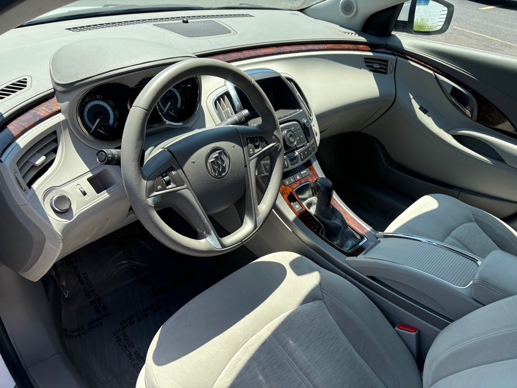2010 Buick Lacrosse Image 8