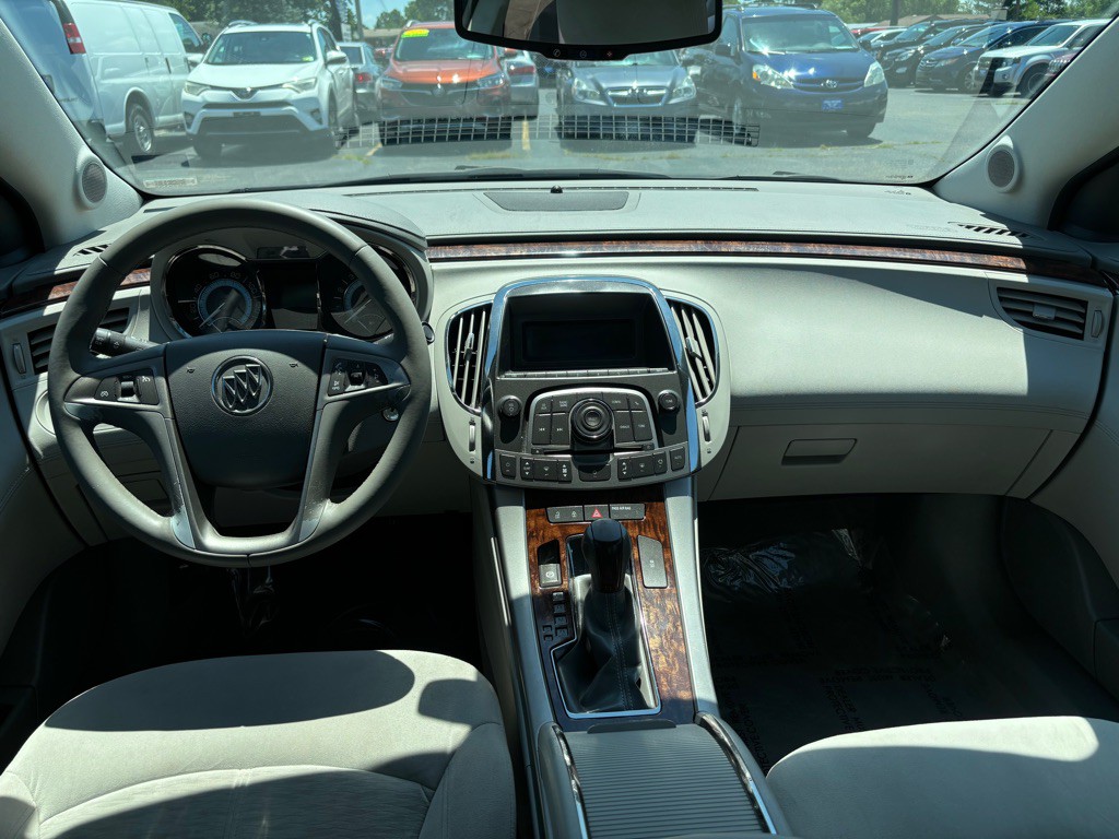 2010 Buick Lacrosse Image 9