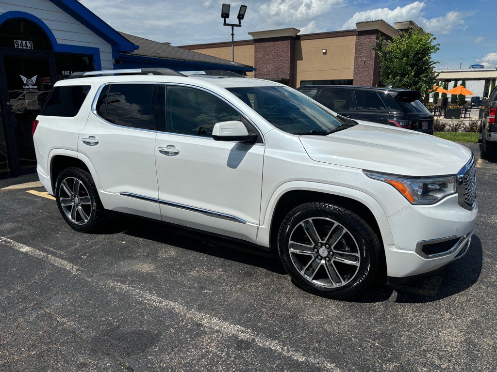 2017 GMC Acadia Image 3