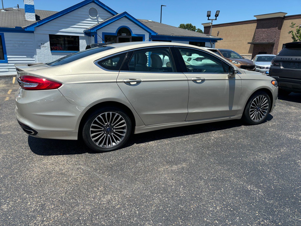 2018 Ford Fusion Image 2