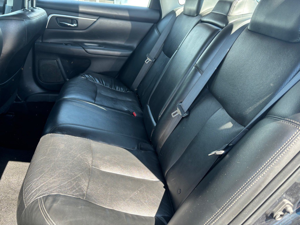 2018 Nissan Altima Image 10