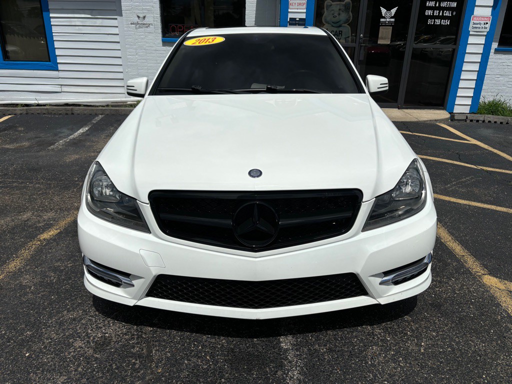 2013 Mercedes-Benz C-Class Image 2