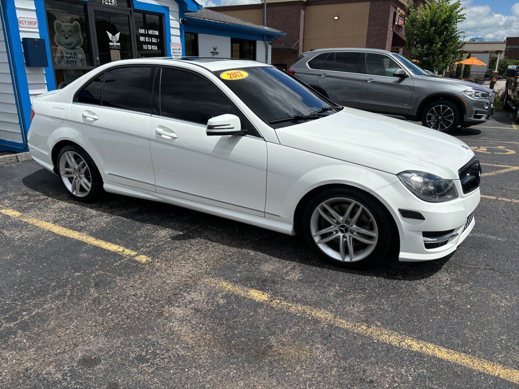 2013 Mercedes-Benz C-Class Image 3