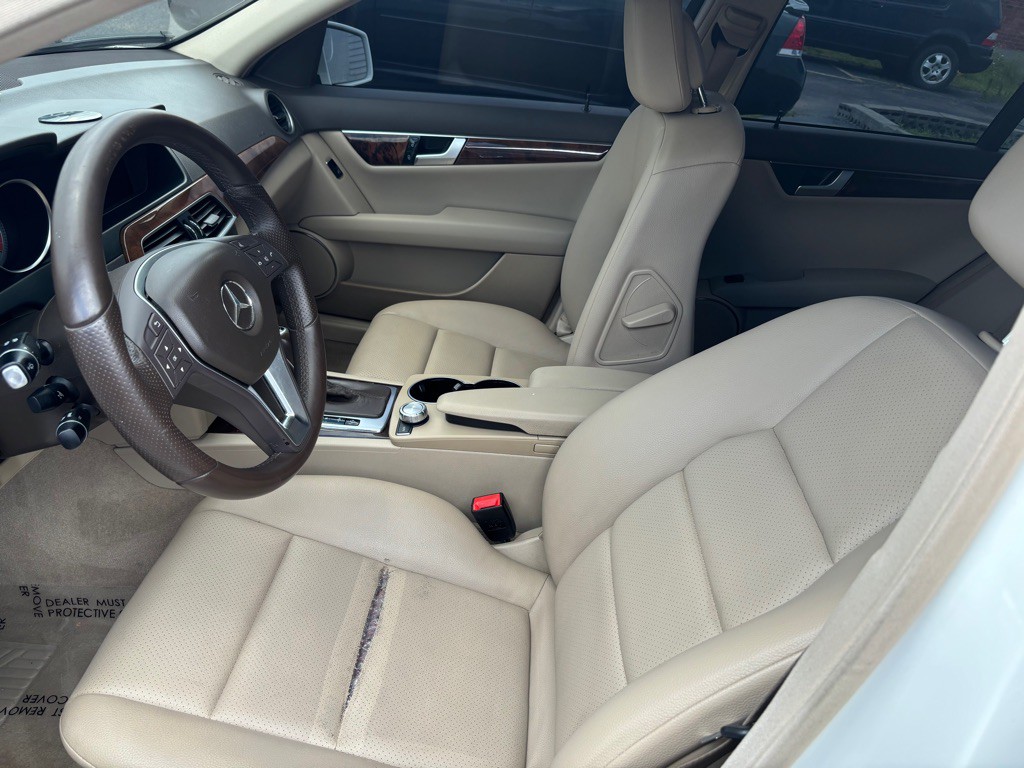 2013 Mercedes-Benz C-Class Image 8