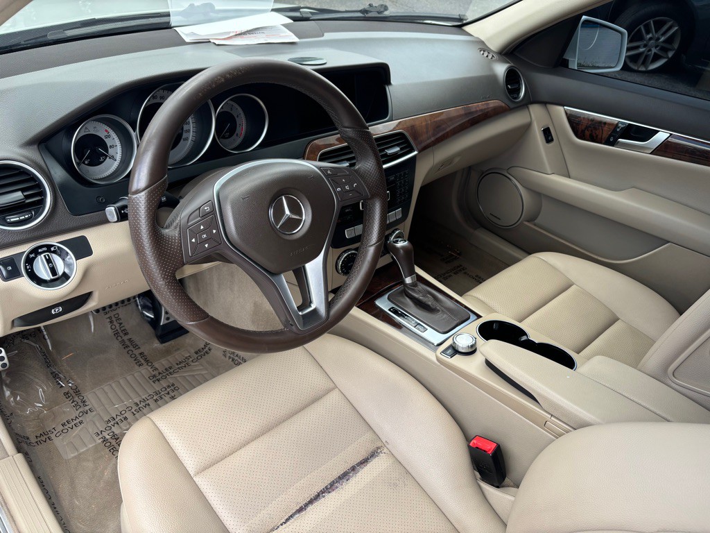 2013 Mercedes-Benz C-Class Image 9