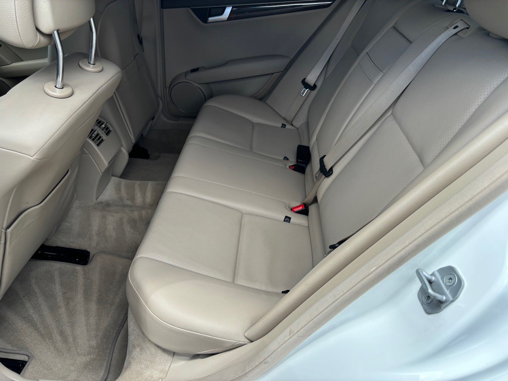 2013 Mercedes-Benz C-Class Image 10