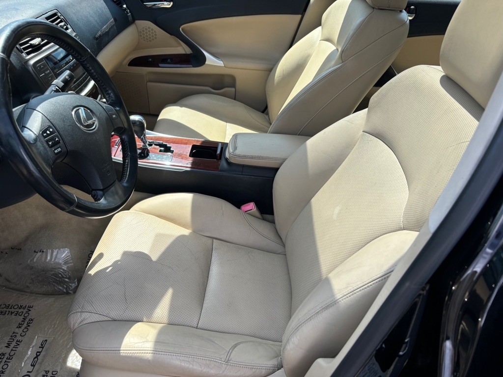 2007 Lexus IS Image 7