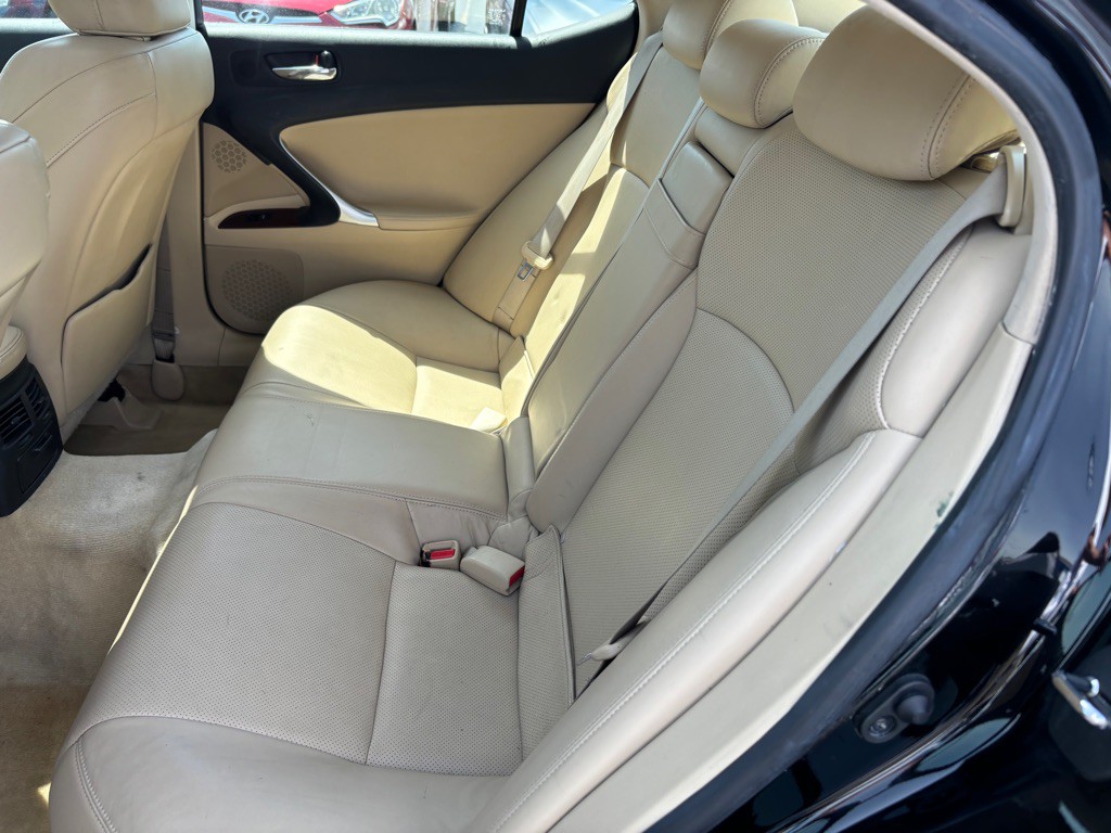 2007 Lexus IS Image 10