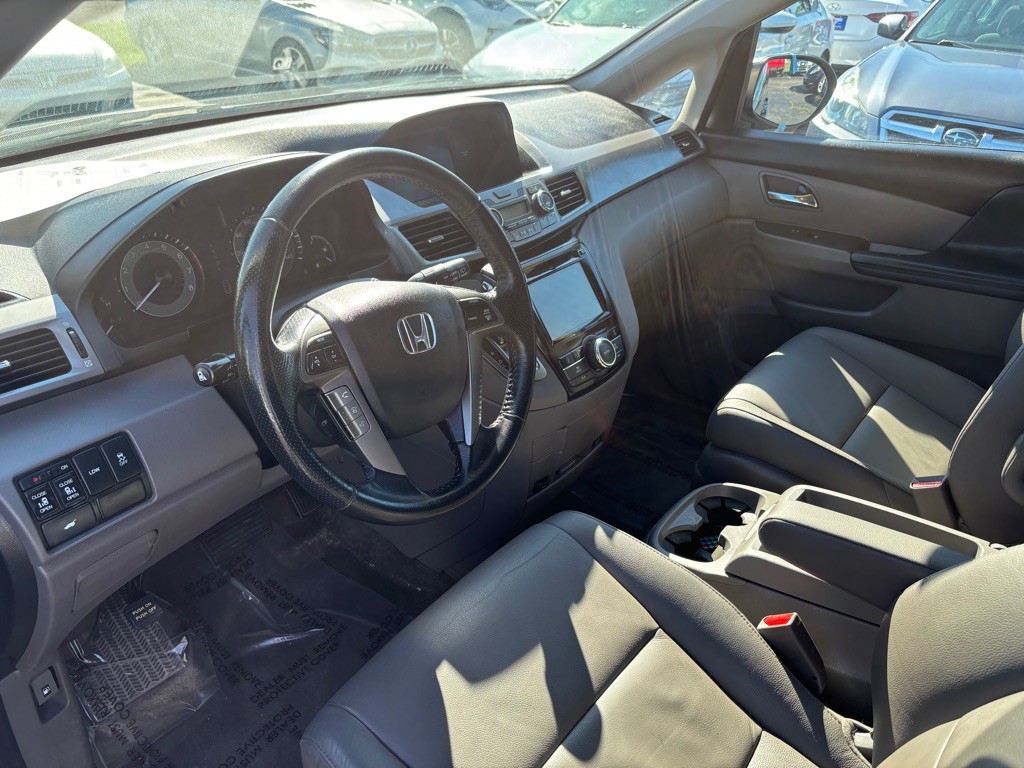 2015 Honda Odyssey Image 8