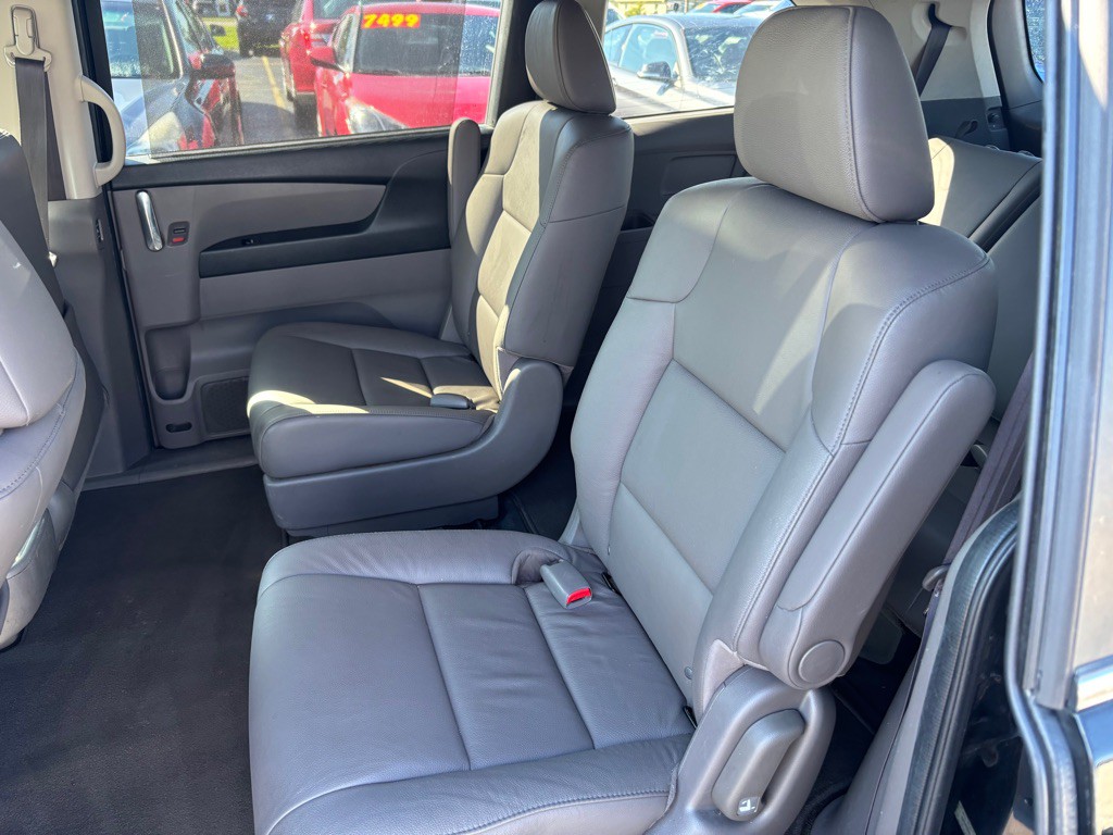 2015 Honda Odyssey Image 9