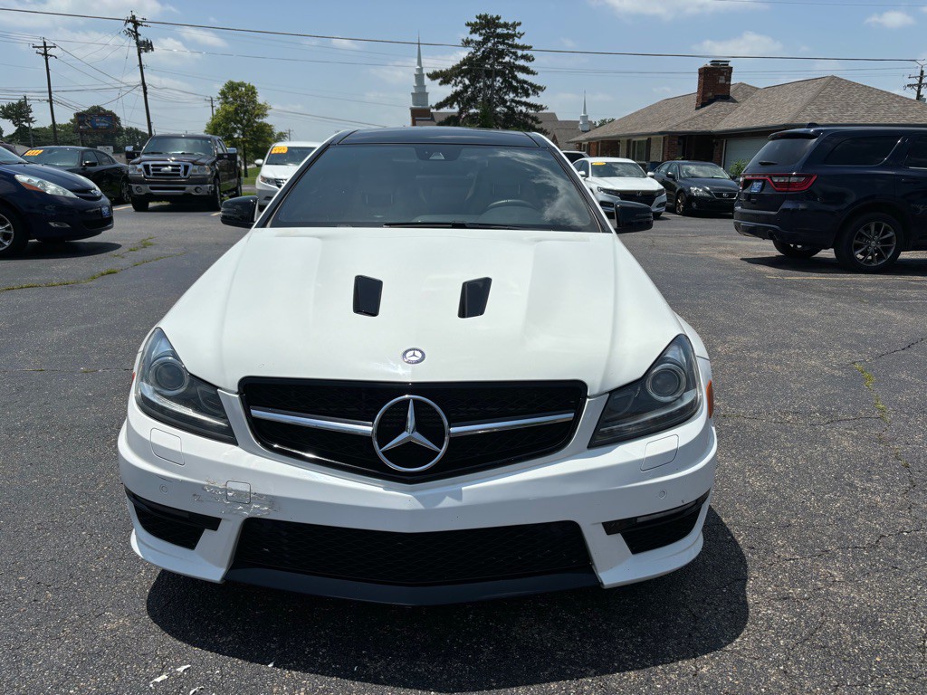2015 Mercedes-Benz C-Class Image 2