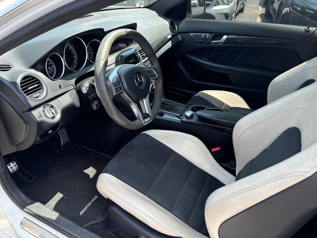 2015 Mercedes-Benz C-Class Image 7