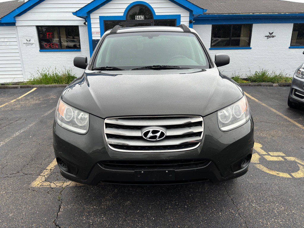 2011 Hyundai Santa Fe Image 2