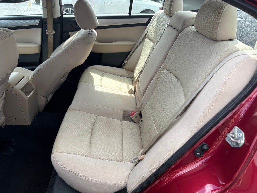 2016 Subaru Legacy Image 9