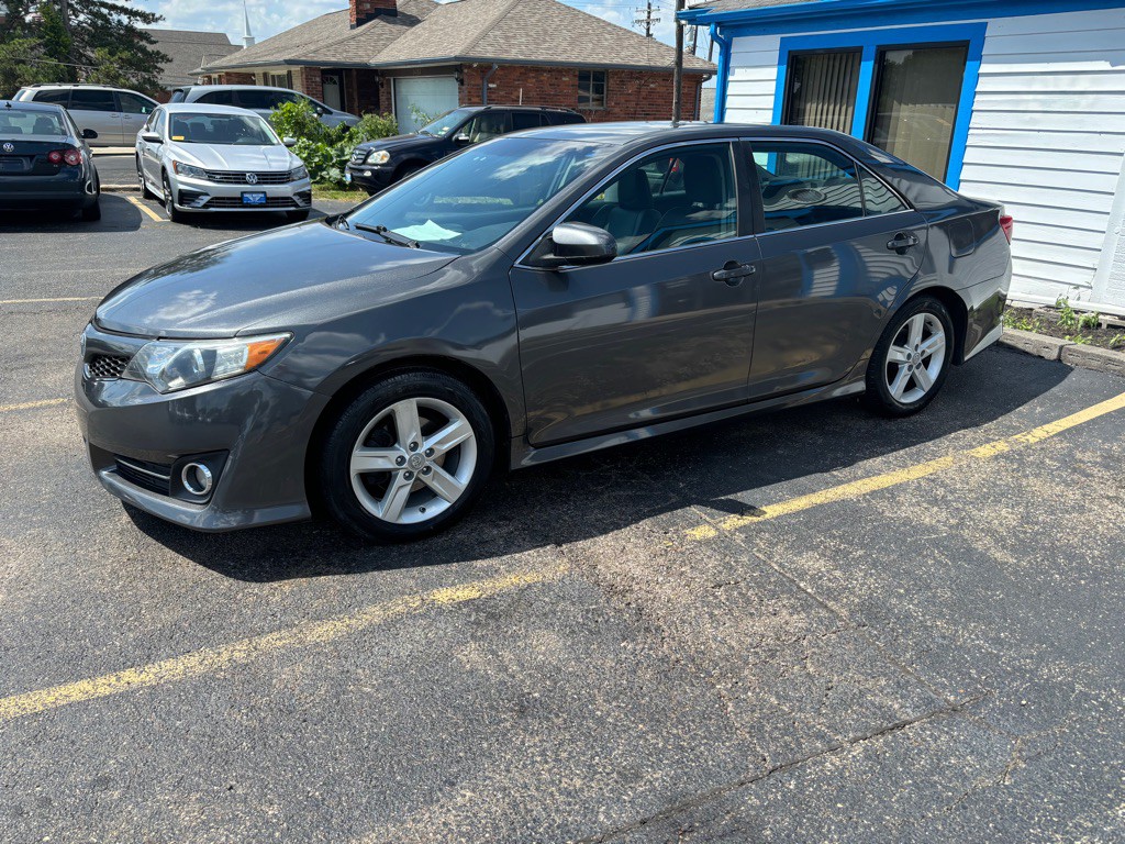 2012 Toyota Camry Image 1