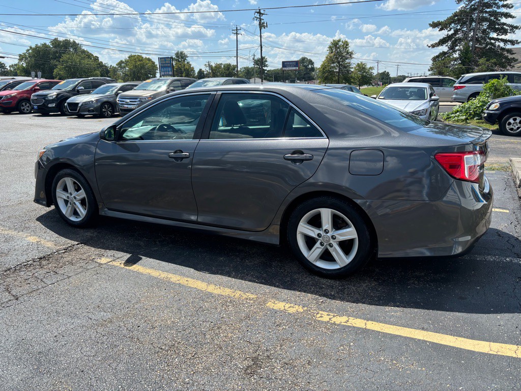 2012 Toyota Camry Image 6