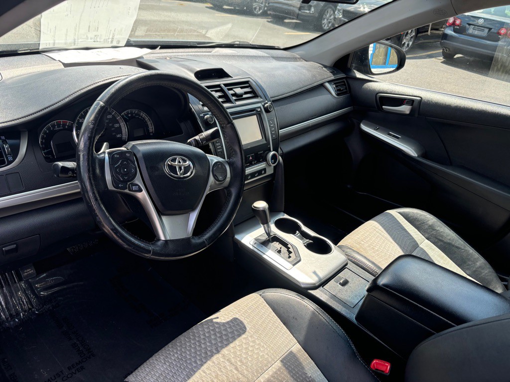 2012 Toyota Camry Image 7
