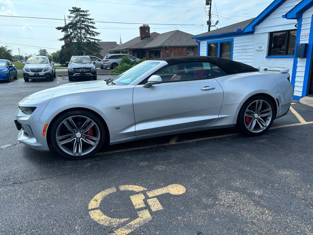 2017 Chevrolet Camaro Image 1
