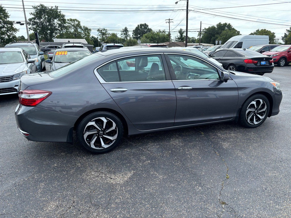 2017 Honda Accord Image 4