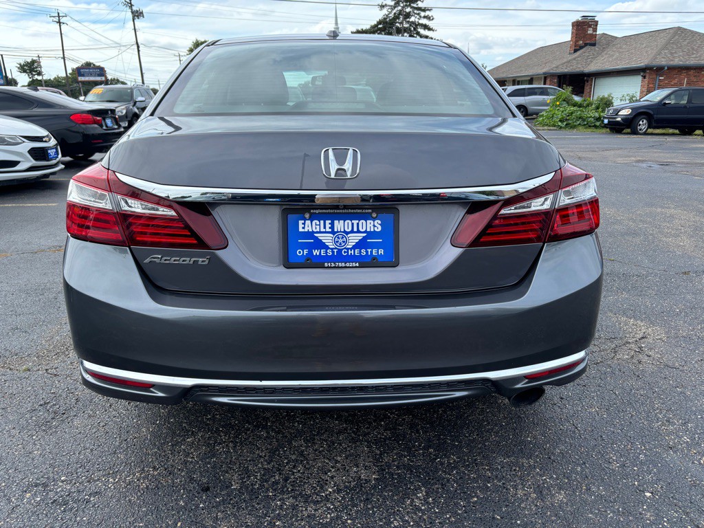 2017 Honda Accord Image 5